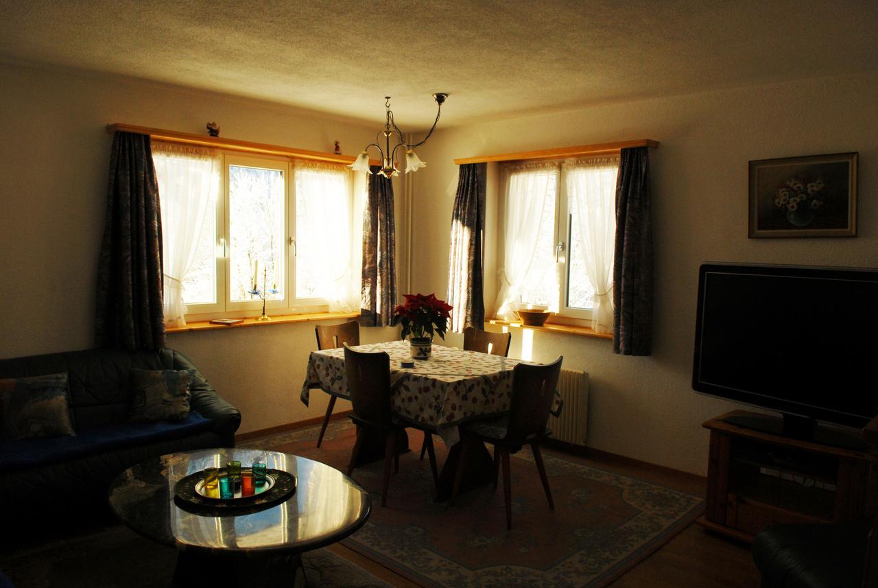 Ferienwohnung Klosters-Serneus Exterior foto